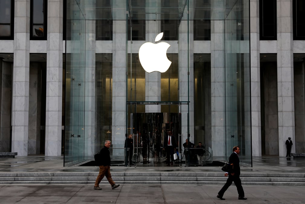 La commission europeenne ouvre une enquete sur les pratiques d'apple