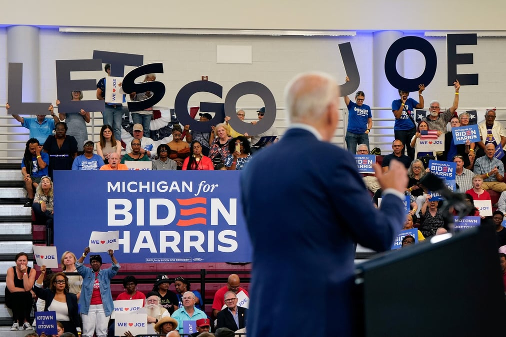 Le president americain joe biden en visite dans le michigan
