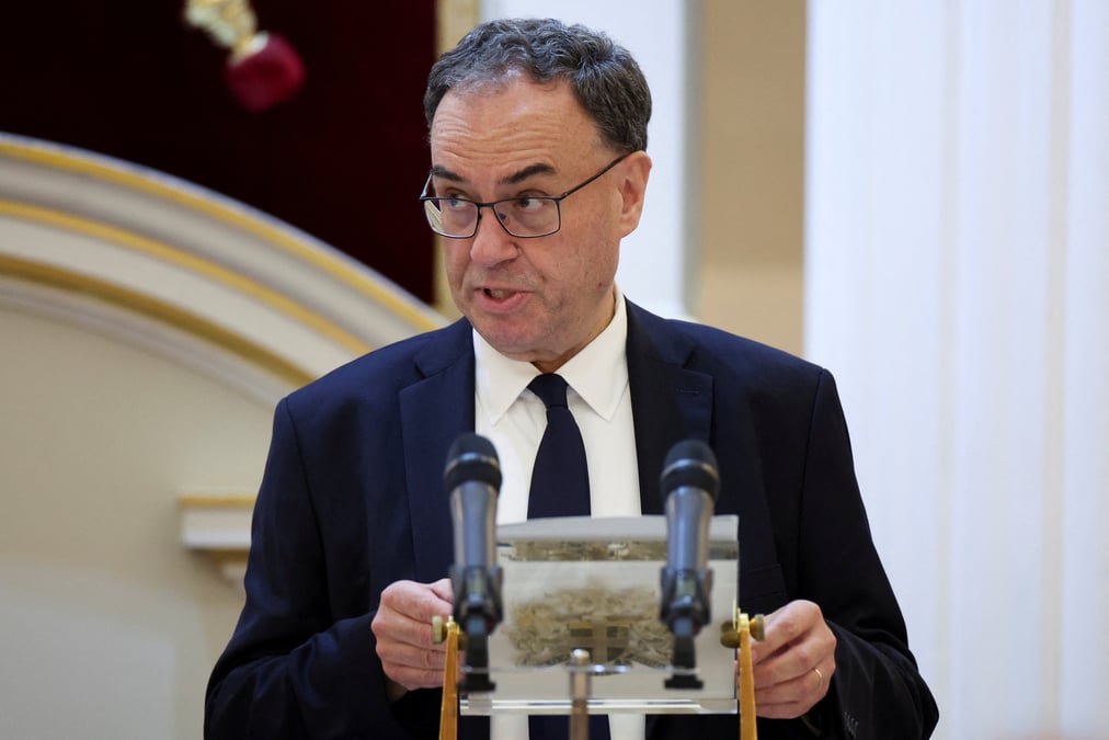 Andrew bailey prononce un discours lors du diner annuel de mansion house a londres