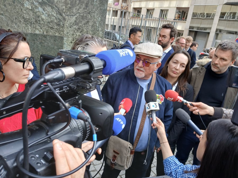 Les porteurs de projets (Grenoble Alpes Métropole, CIC Orio, CGT) devant le Tribunal de Lyon, le 3 avril 2025.