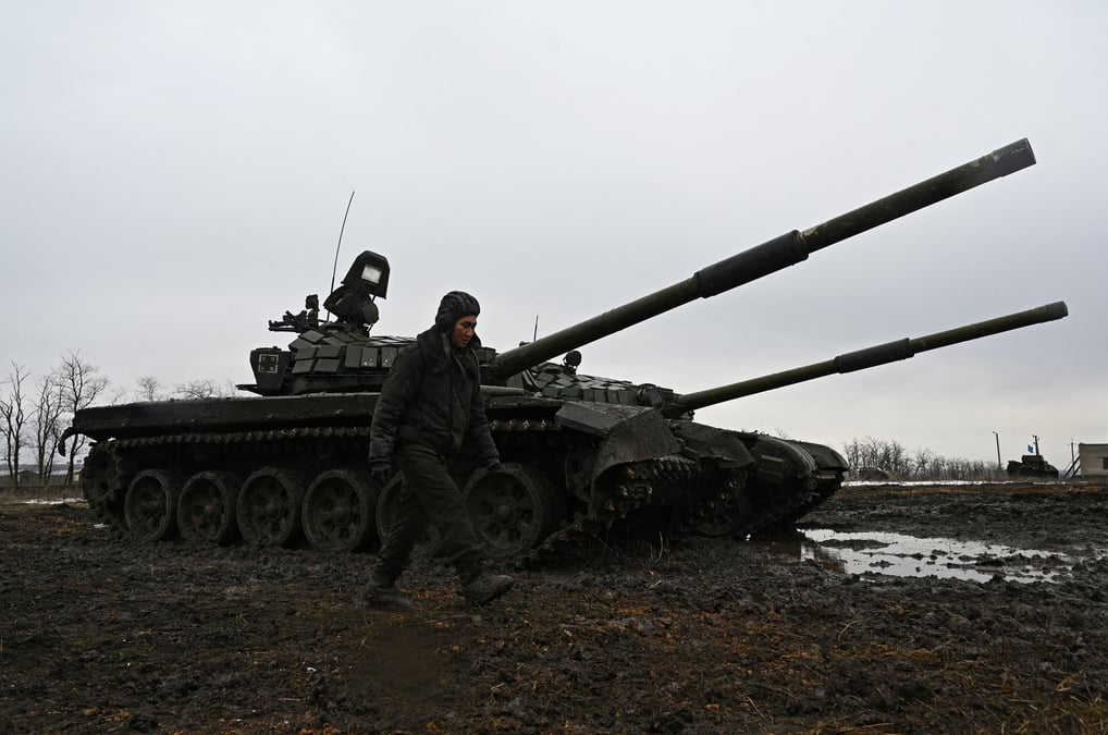 Moscou dit retirer des troupes, l'otan et kiev veulent des preuves