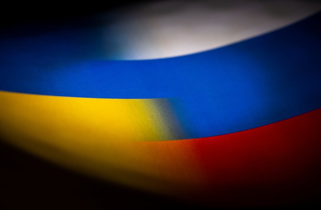 La russie promet d'autres frappes sur kyiv, revendique la prise de l'usine siderurgique de marioupol