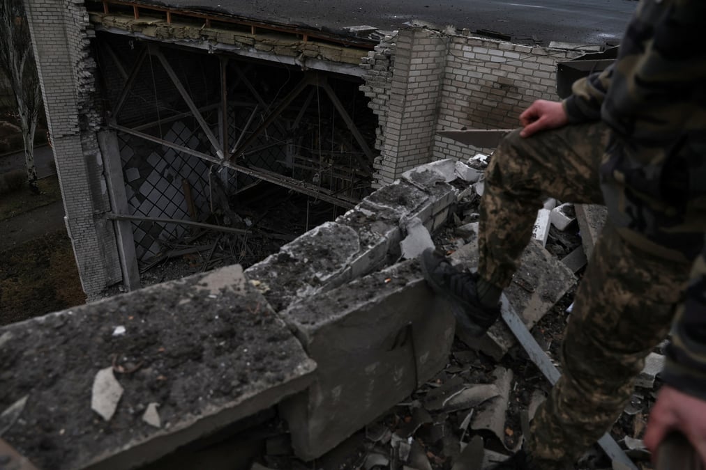 Universite endommagee par une recente attaque de missiles a kramatorsk, en ukraine