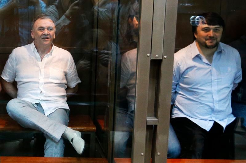 Peines de prison à vie pour le meurtre de Politkovskaïa