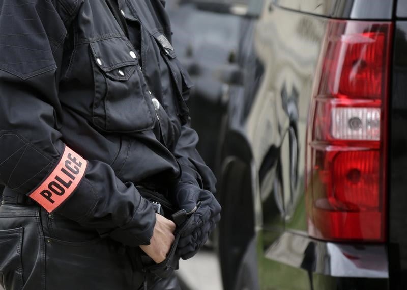 Un homme fiche "s" interpelle aux abords du diner du crif