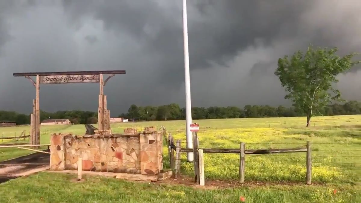 Des tornades balaient le sud des etats-unis, cinq morts
