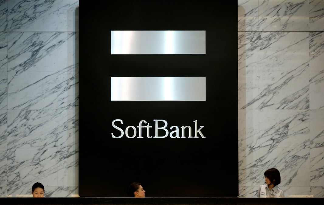 Softbank appelle wework a suspendre son entree en bourse, rapporte le financial times