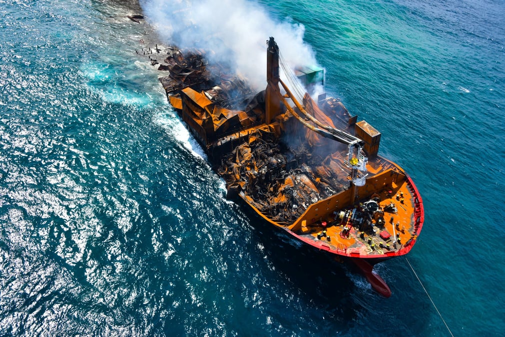 Le sri lanka se prepare a une maree noire apres le naufrage d'un cargo