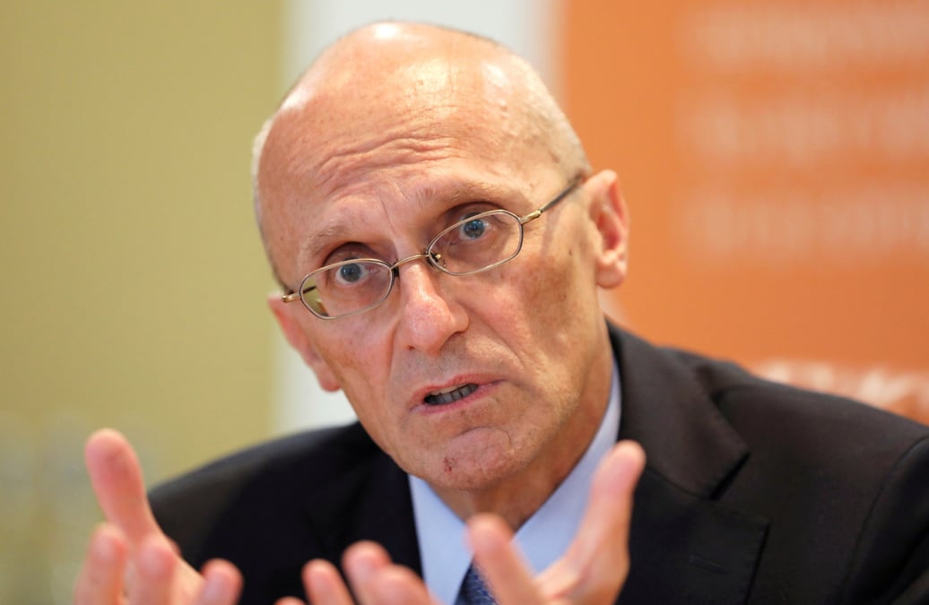 Andrea enria s'exprimant lors d'une interview au sommet reuters a londres