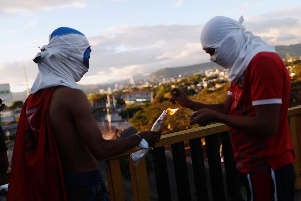 Honduras: suspension des droits apres les troubles lies au vote
