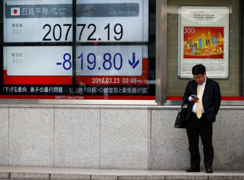 Tokyo finit en repli