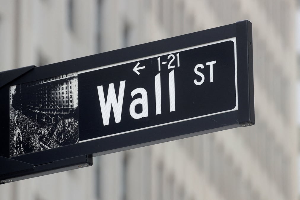 Wall street ouvre en baisse, le secteur de la distribution pese