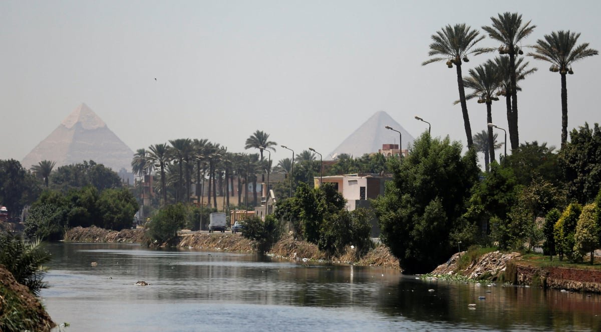 Egypte fleuve Nil Le Caire Pyramides