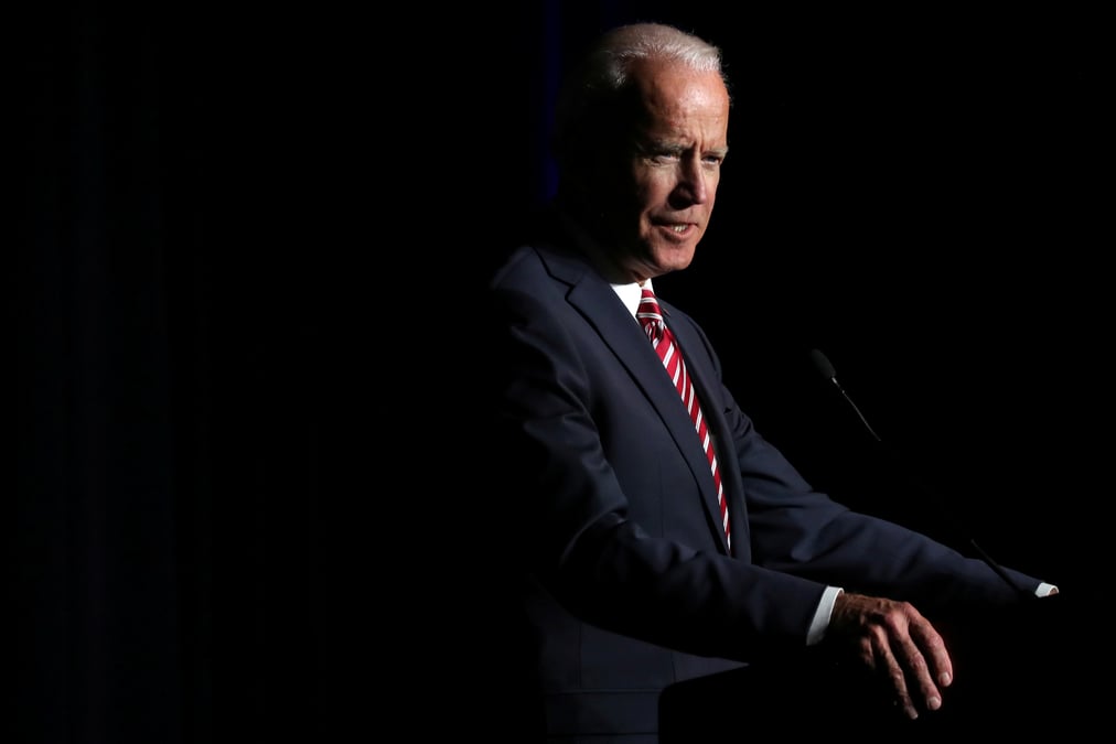Usa: biden accuse de comportement deplace par une militante