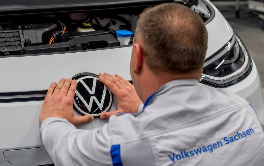 Volkswagen va augmenter les salaires apres un accord avec le syndicat ig metall