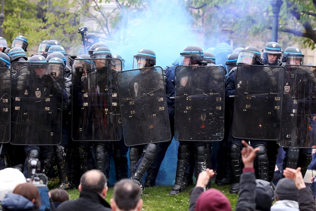Cazeneuve parle de campagne "irresponsable" contre la police
