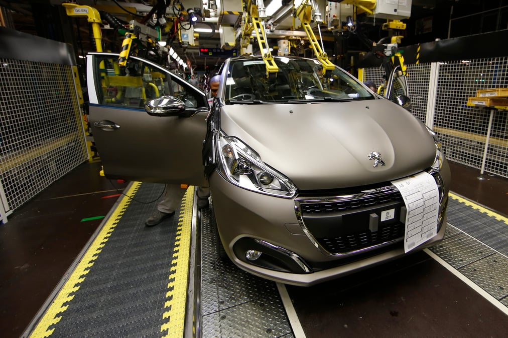 Psa envisage de fabriquer un modele supplementaire a poissy