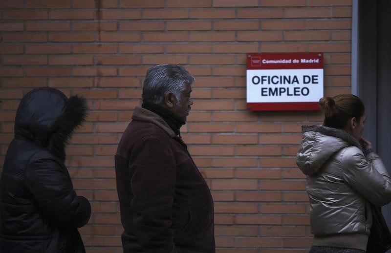 L'espagne compte 27.071 chomeurs de moins en novembre