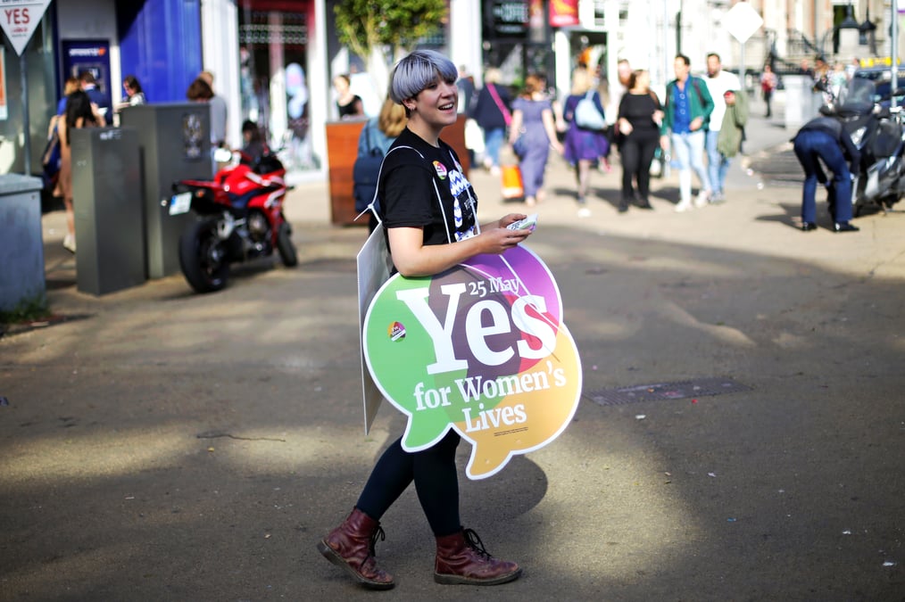 Large victoire du "oui" a l'avortement en irlande, selon un sondage