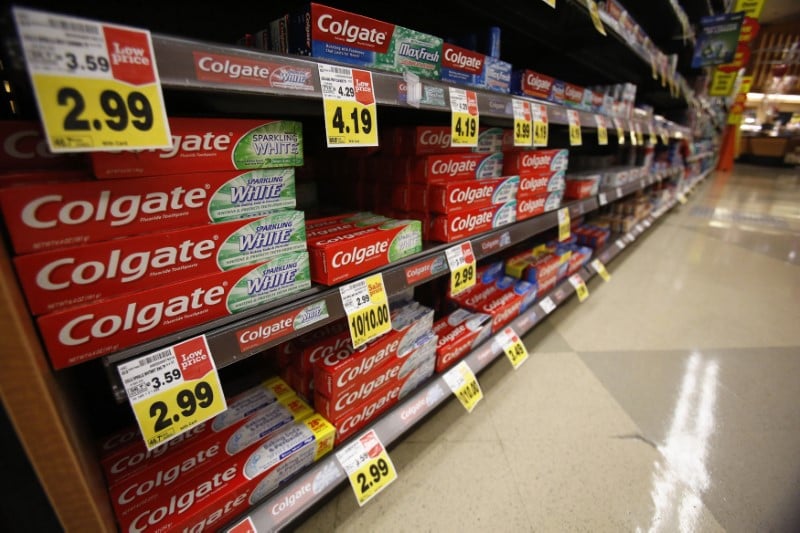 Colgate decoit avec ses ventes, le titre baisse