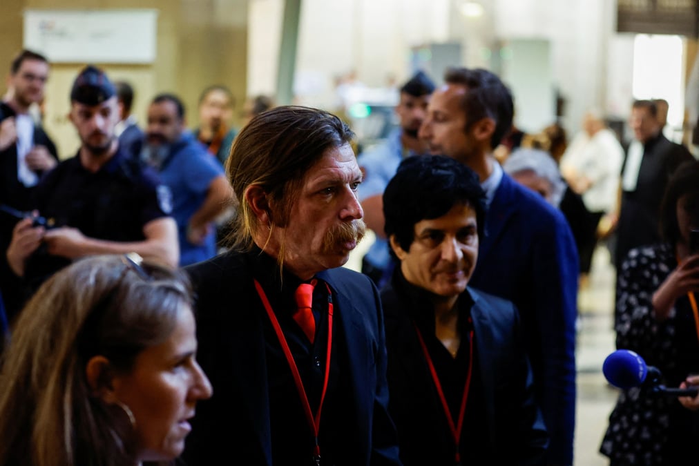 Au proces du 13-novembre, le sentiment de culpabilite des eagles of death metal