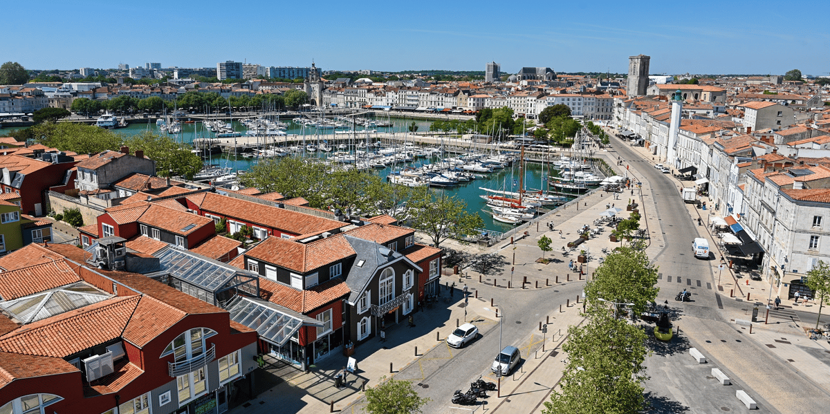 Face à l'afflux de meublés de tourisme, La Rochelle peine à réguler le marché.