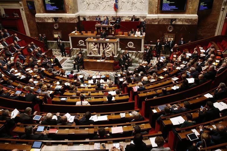La loi travail de nouveau devant les deputes