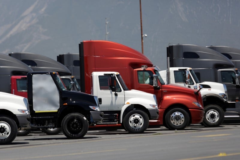 Navistar releve ses previsions mais decoit avec ses marges