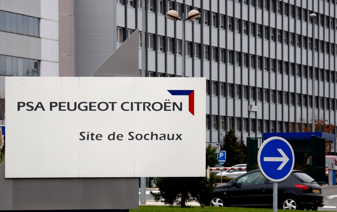 Deux lignes de production de psa bloquees