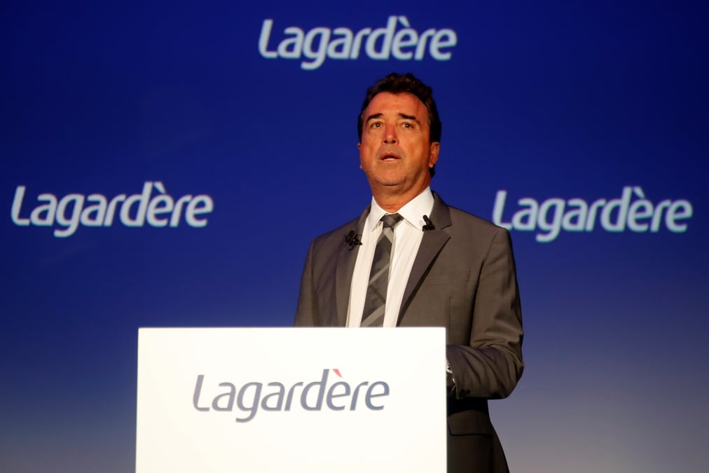 Arnaud lagardere resiste a l'offensive d'amber capital