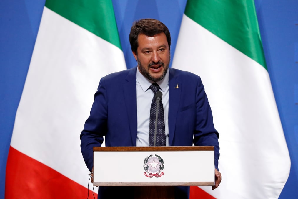 Salvini denonce des regles budgetaires qui "affament" l'ue