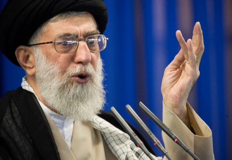 L'iran pret negocier, mais pas avec les etats-unis, reaffirme khamenei