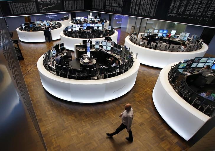 Les bourses europeennes se retournent a la hausse