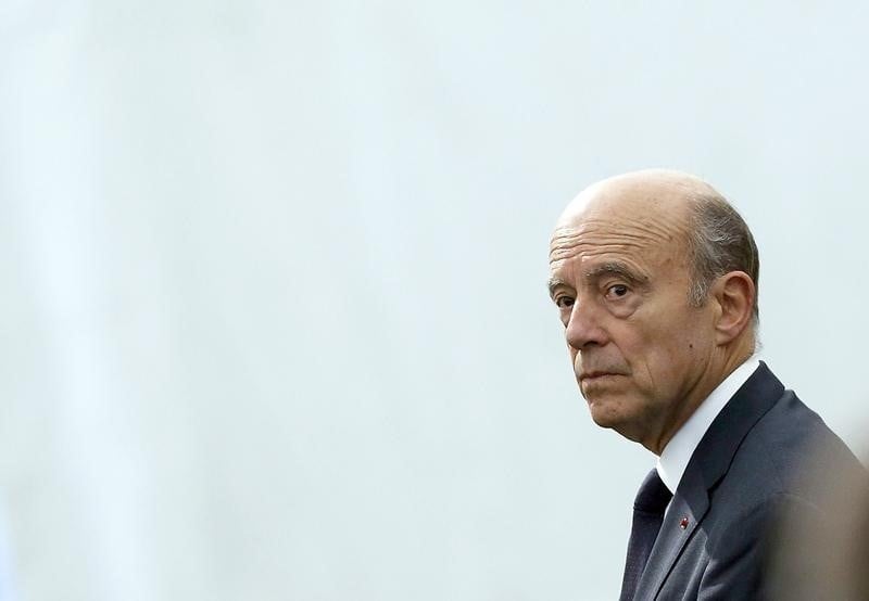 Alain juppe percu ni trop a droite, ni trop a gauche