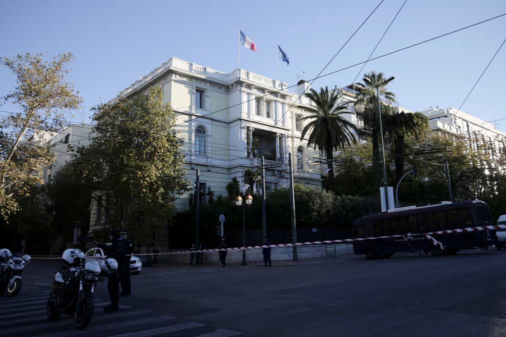 Engin explosif contre l'ambassade de france en grece