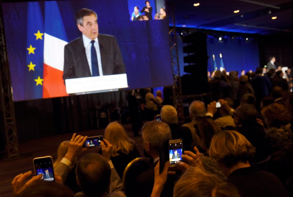 Le camp fillon deplore une "manoeuvre" contre son candidat