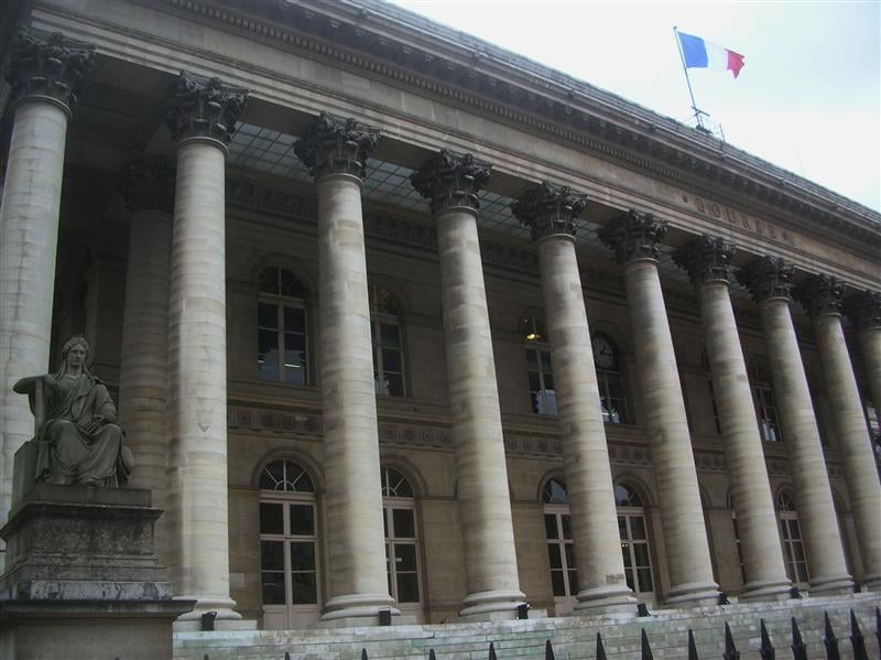 Les Bourses européennes hésitantes à la mi-séance