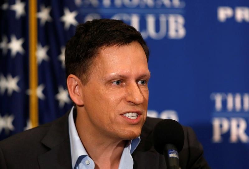 Peter Thiel, capital-risque, Facebook