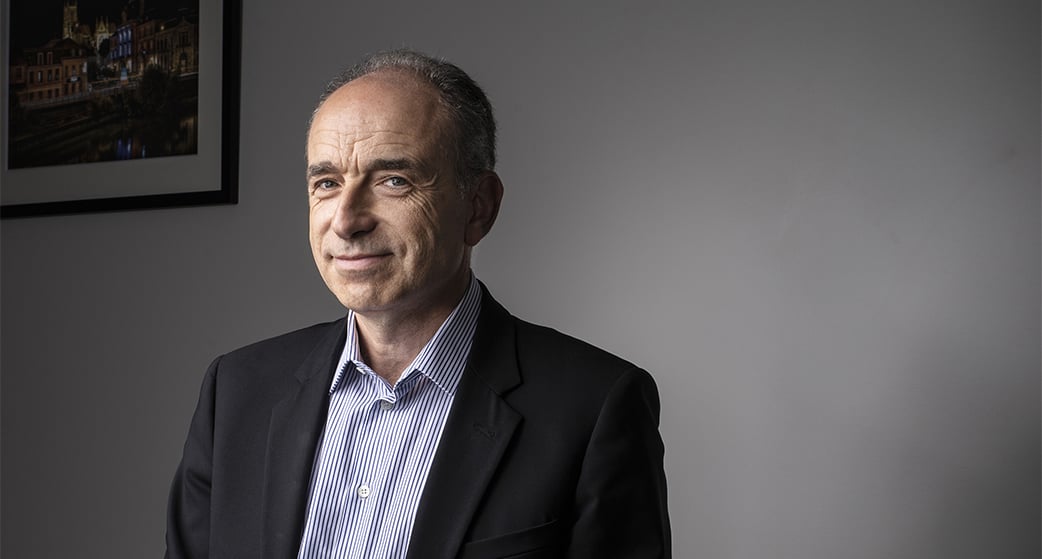 Jean-François Copé, maire LR de Meaux livre ses réflexions sur la possibilité d'un référendum.