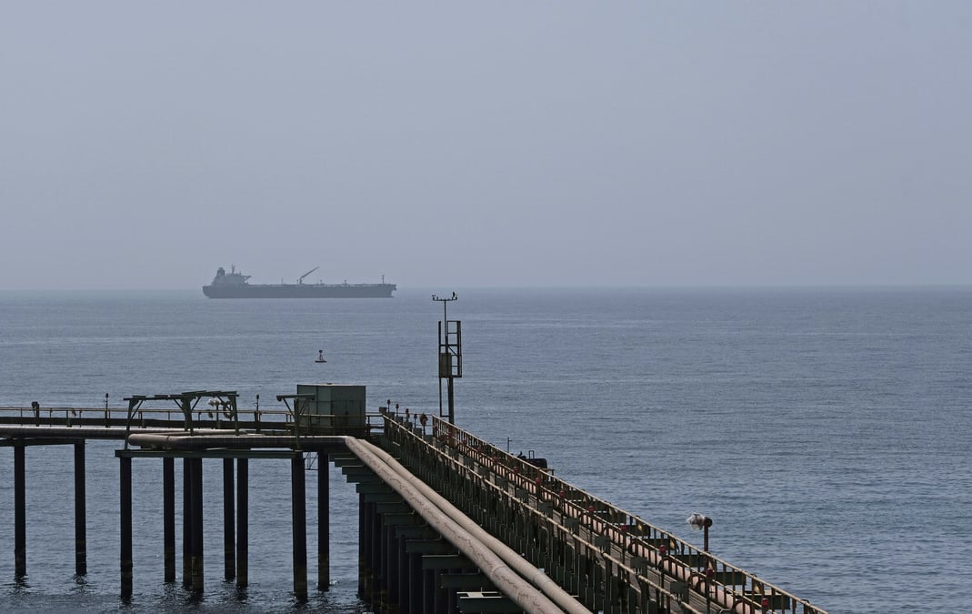 Un petrolier grec endommage par une mine dans un port saoudien