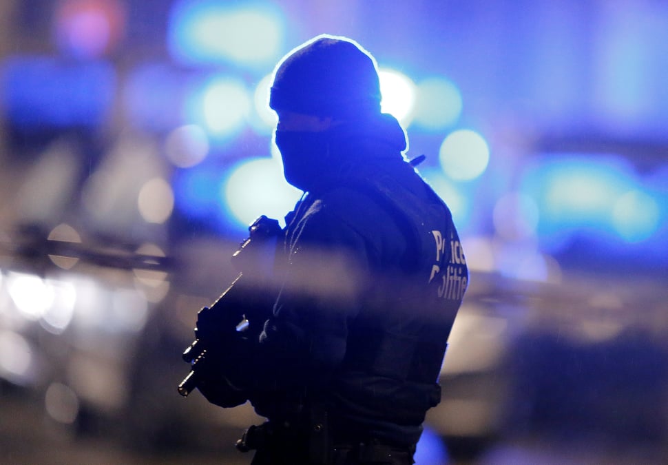 Un homme inculpe en belgique dans l'enquete sur l'attentat dejoue en france