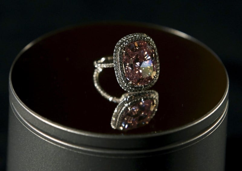 Plus de 26 millions d'euros pour un diamant rose