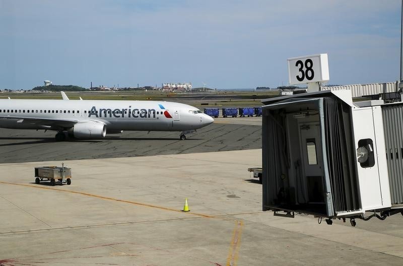 American airlines deplore la lenteur des controles de securite