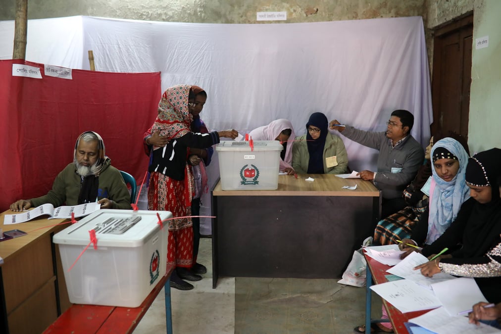 Quatre morts dans des violences electorales au bangladesh