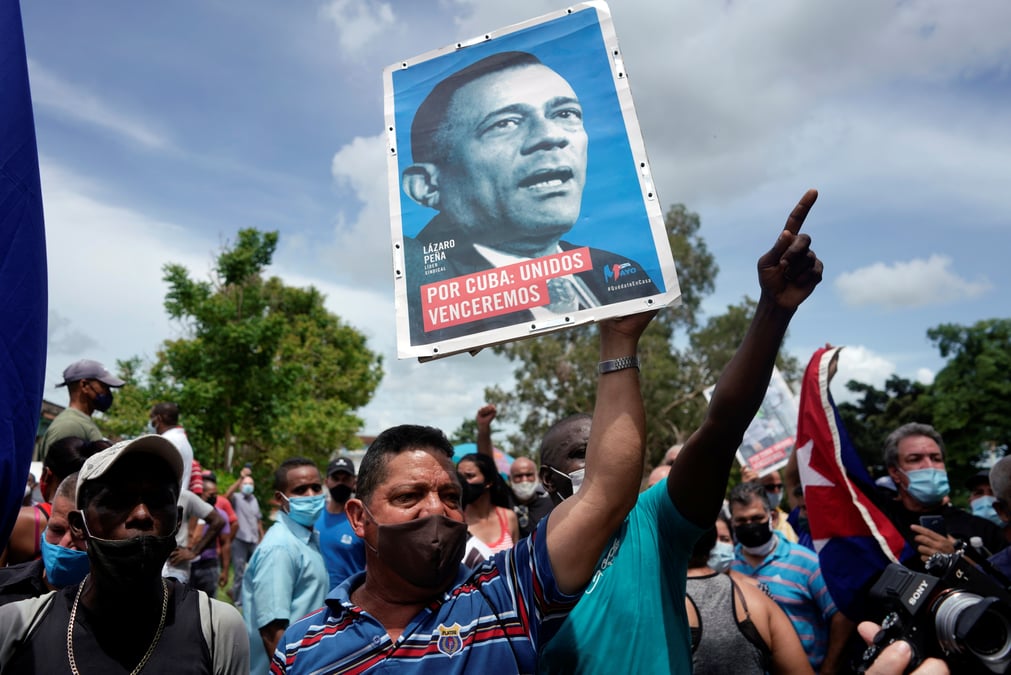 Le president cubain met en cause les sanctions americaines face a la contestation