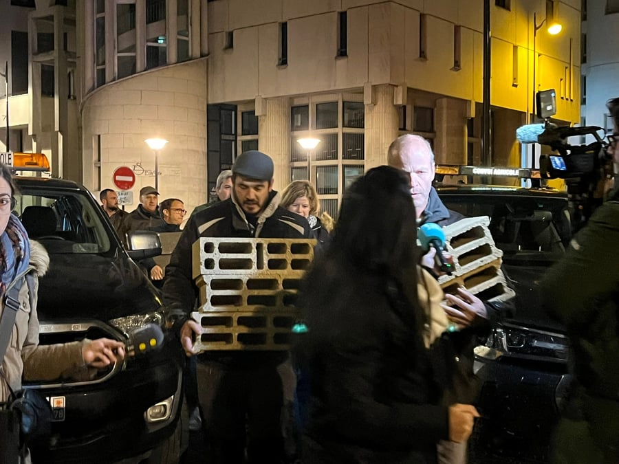 Cette opération est revendiquée par la FRSEA, Fédération régionale des syndicats d'exploitants agricoles d'Île-de-France, premier syndicat agricole de la région.