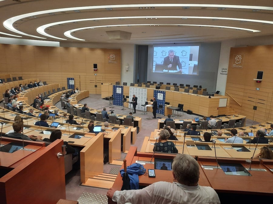 Xavier Bertrand, président des Hauts-de-France et candidat à l'élection présidentielle, a souhaité donner la parole à des entreprises sur les forces et les faiblesses de l'attractivité économique des Hauts-de-France.