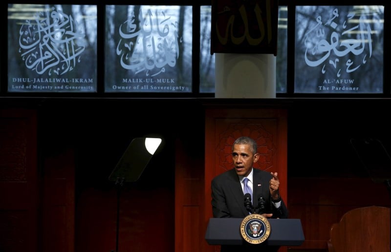 Barack obama se rend dans une mosquee