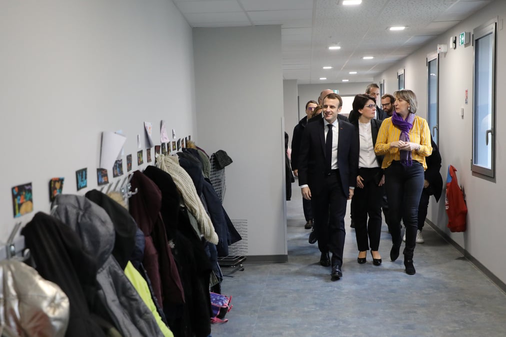 "un pays, on le redresse tous ensemble", dit macron avant un nouveau debat