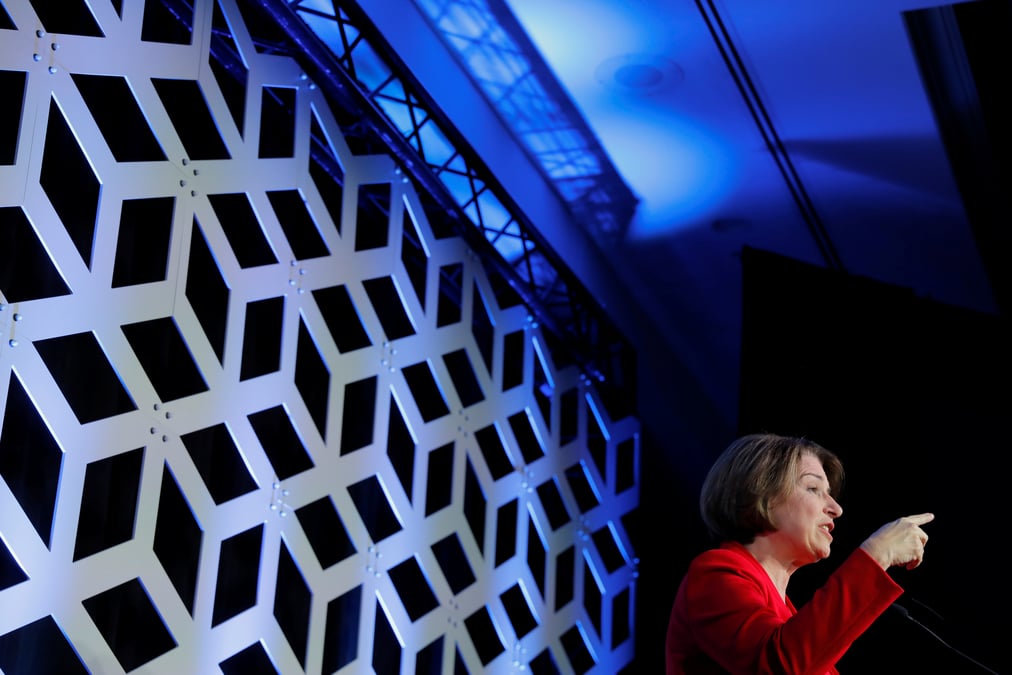 Usa: amy klobuchar va se retirer des primaires democrates